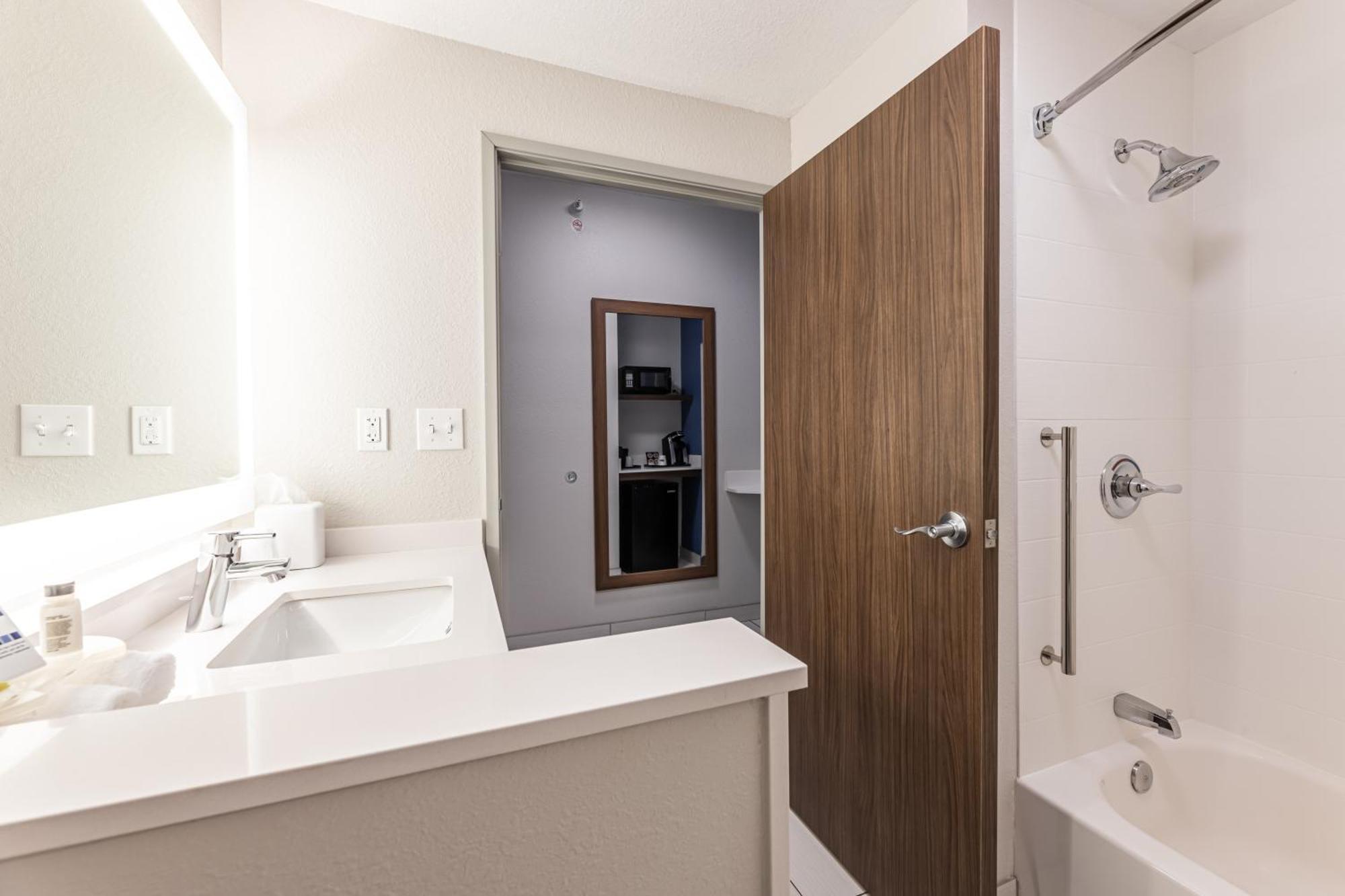 Holiday Inn Express & Suites - Rantoul By Ihg Dış mekan fotoğraf
