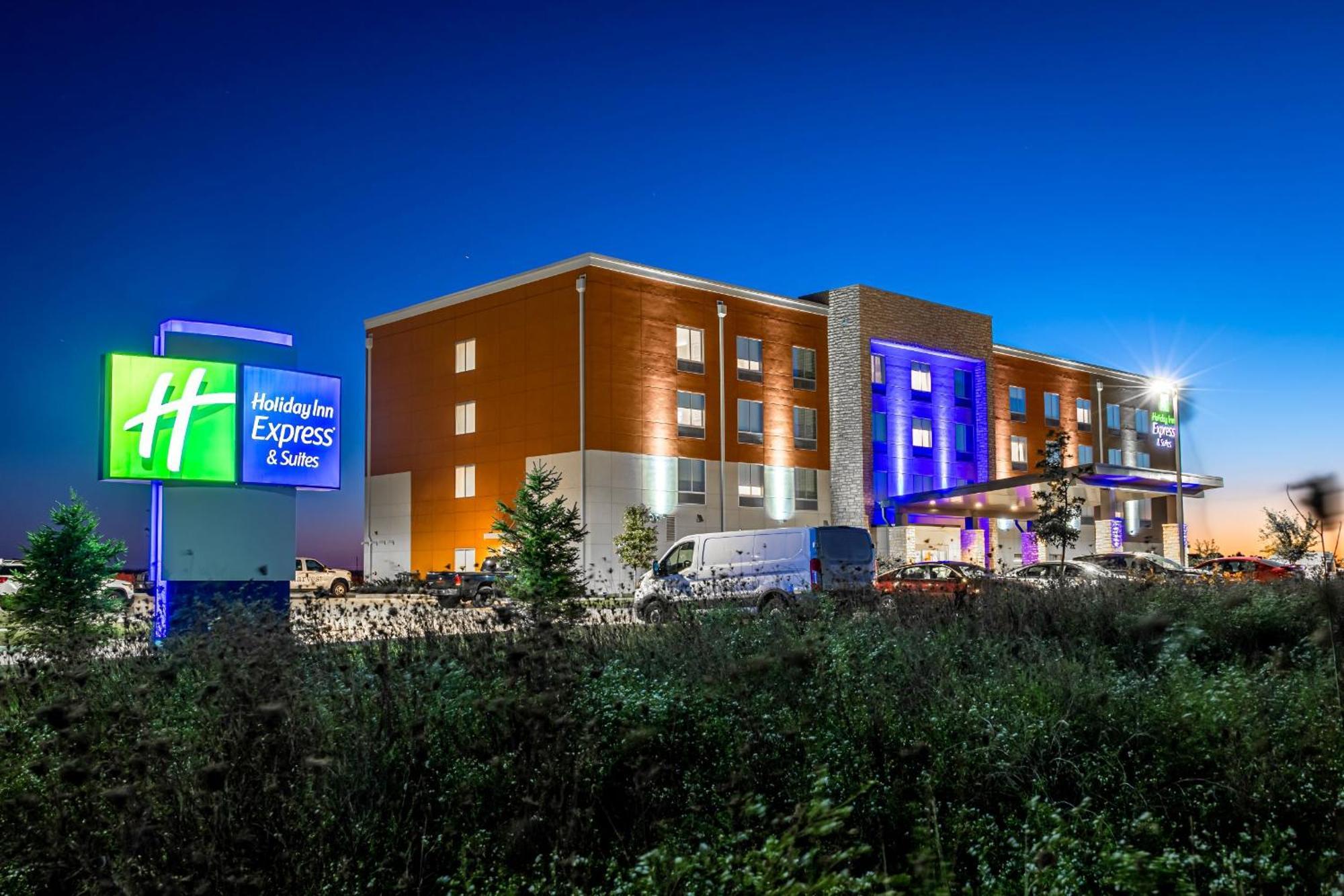 Holiday Inn Express & Suites - Rantoul By Ihg Dış mekan fotoğraf