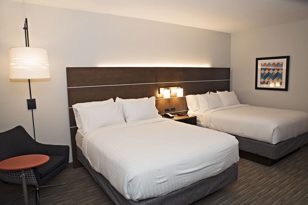 Holiday Inn Express & Suites - Rantoul By Ihg Dış mekan fotoğraf
